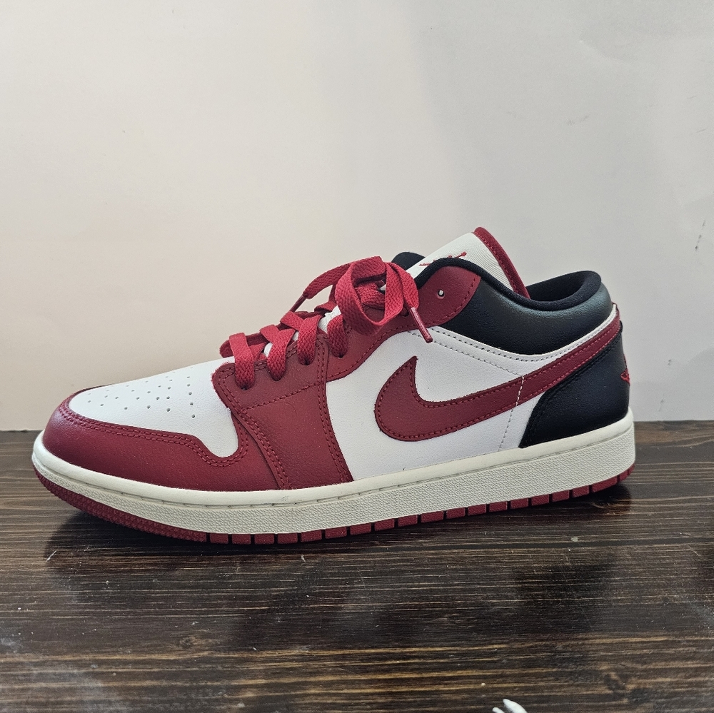 Nike Air Jordan 1 Gym Red